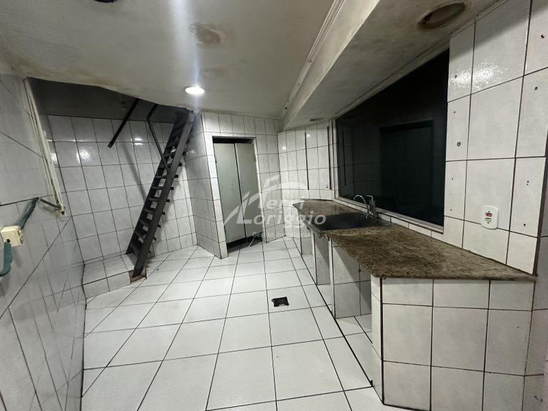 Ponto Comercial com 56m² para alugar no bairro Centro, Guaratingueta