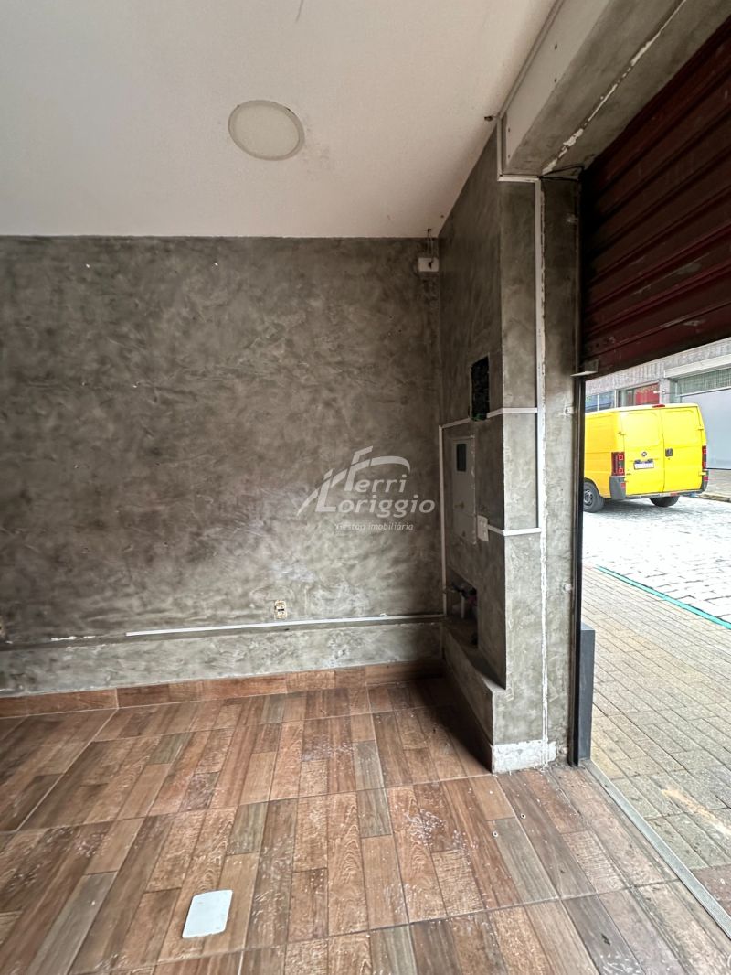 Ponto Comercial com 1 banheiro e 37m² para alugar no bairro Centro, Guaratingueta