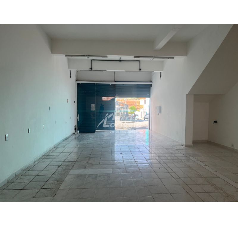 Ponto Comercial com 2 quartos, 2 banheiros e 216m² para alugar no bairro Centro, Guaratingueta