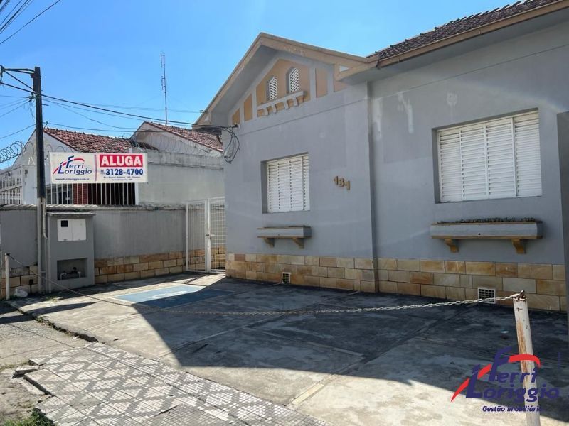 Casa com 3 banheiros e 458m² para alugar no bairro Centro, Guaratingueta