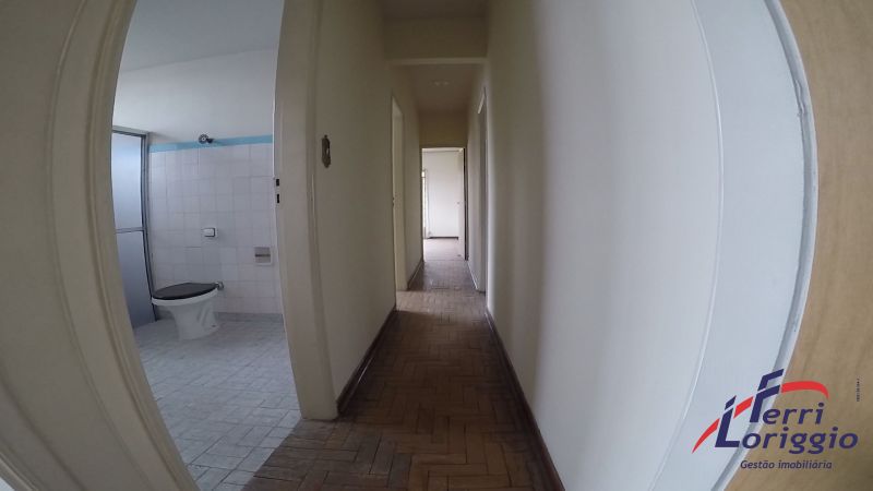 Apartamento com 3 quartos, 2 banheiros e 136m² para alugar no bairro Centro, Guaratingueta