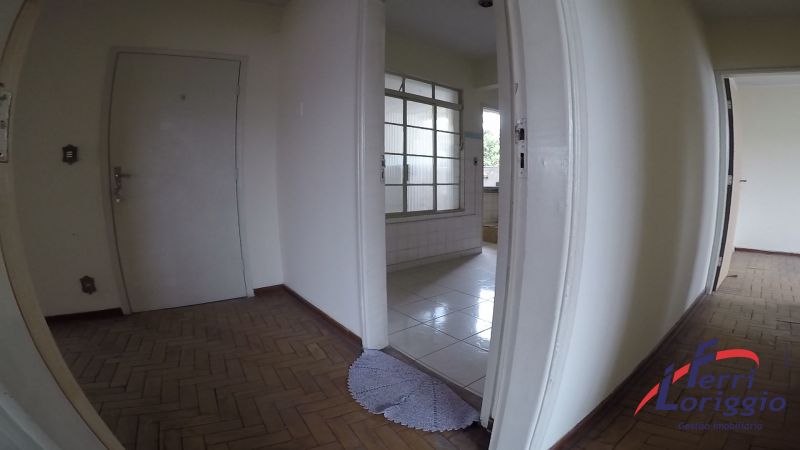 Apartamento com 3 quartos, 2 banheiros e 136m² para alugar no bairro Centro, Guaratingueta