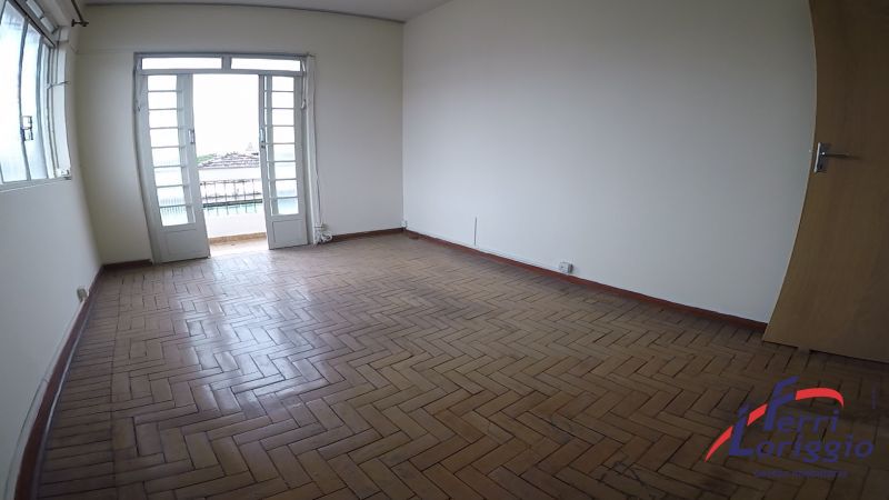 Apartamento com 3 quartos, 2 banheiros e 136m² para alugar no bairro Centro, Guaratingueta