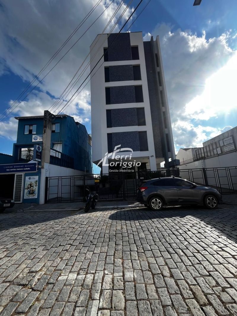 Ponto Comercial com 2 banheiros para alugar no bairro Centro, Guaratingueta