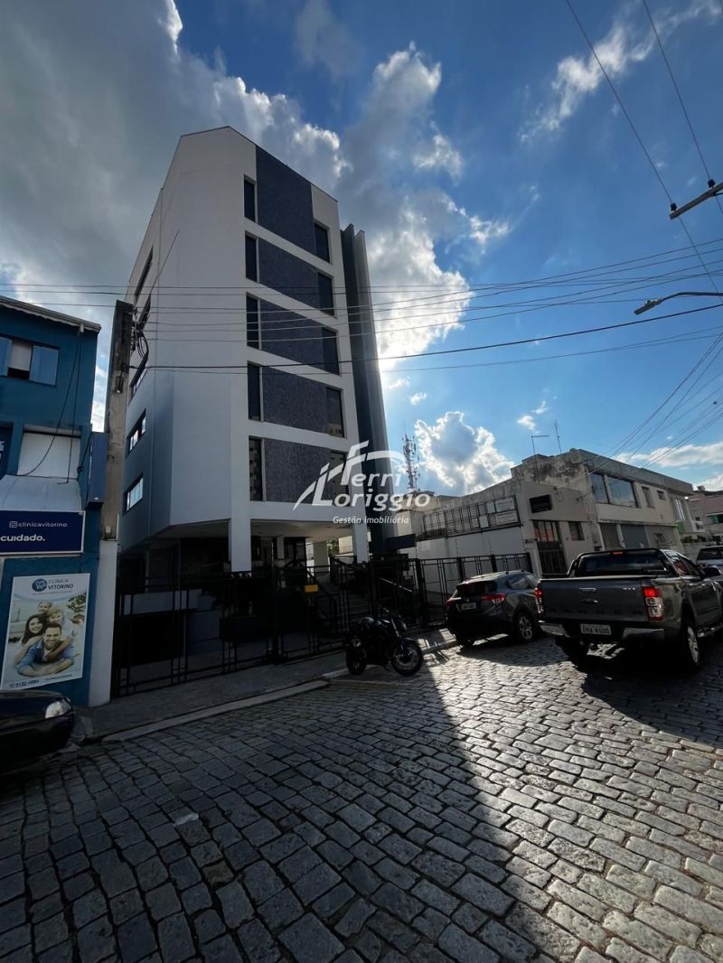 Ponto Comercial com 2 banheiros para alugar no bairro Centro, Guaratingueta