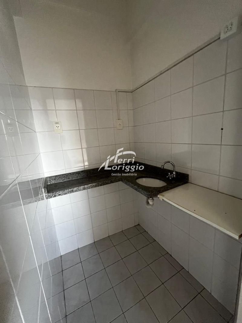 Ponto Comercial com 2 banheiros para alugar no bairro Centro, Guaratingueta