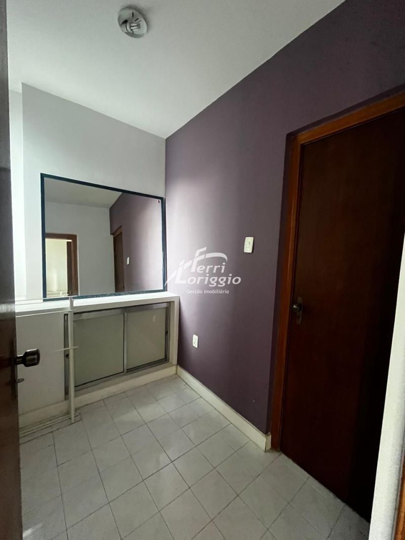 Ponto Comercial com 2 banheiros para alugar no bairro Centro, Guaratingueta