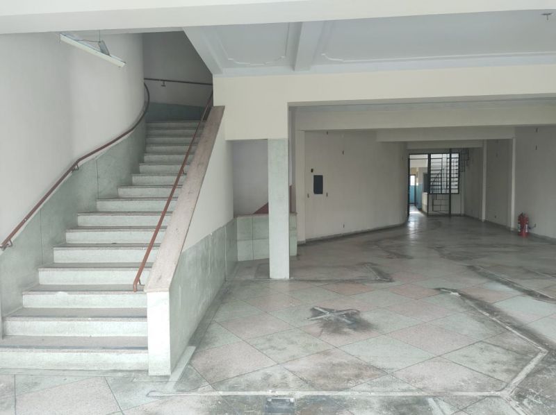 Ponto Comercial com 2 banheiros e 171m² para alugar no bairro Centro, Guaratingueta