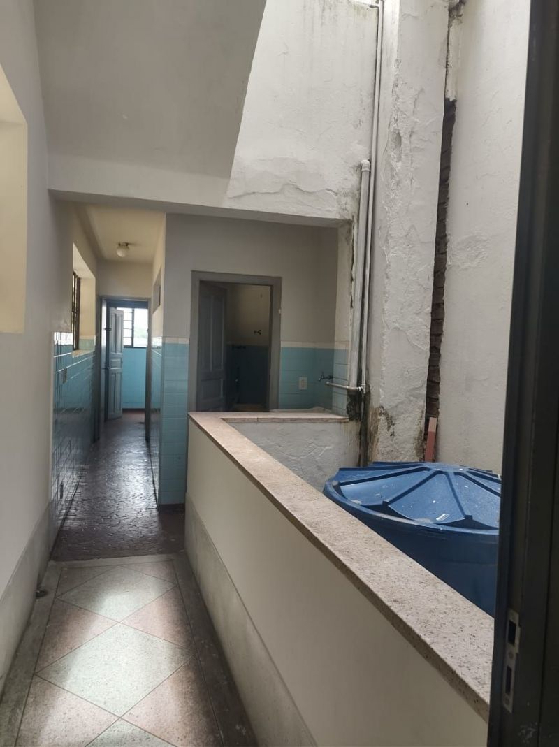 Ponto Comercial com 2 banheiros e 171m² para alugar no bairro Centro, Guaratingueta