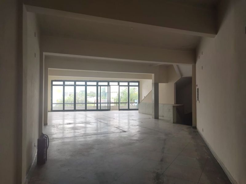 Ponto Comercial com 2 banheiros e 171m² para alugar no bairro Centro, Guaratingueta