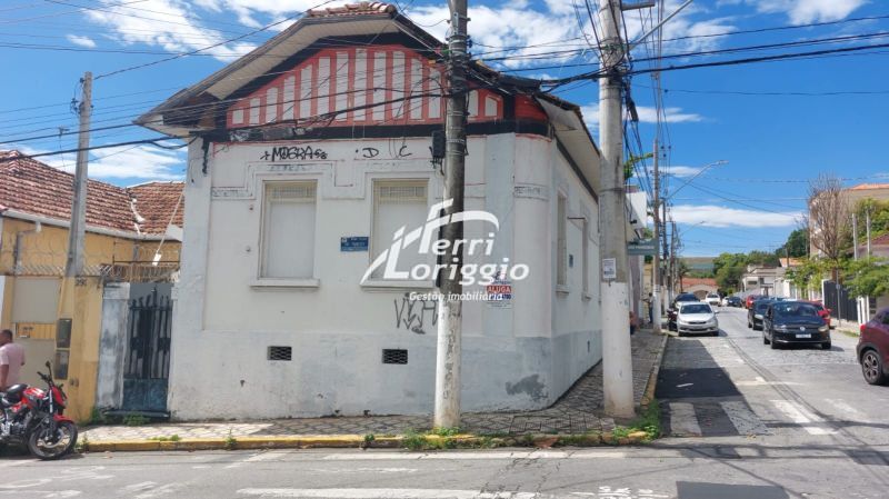 Ponto Comercial com 3 quartos, 1 banheiro e 140m² para alugar no bairro Centro, Guaratingueta