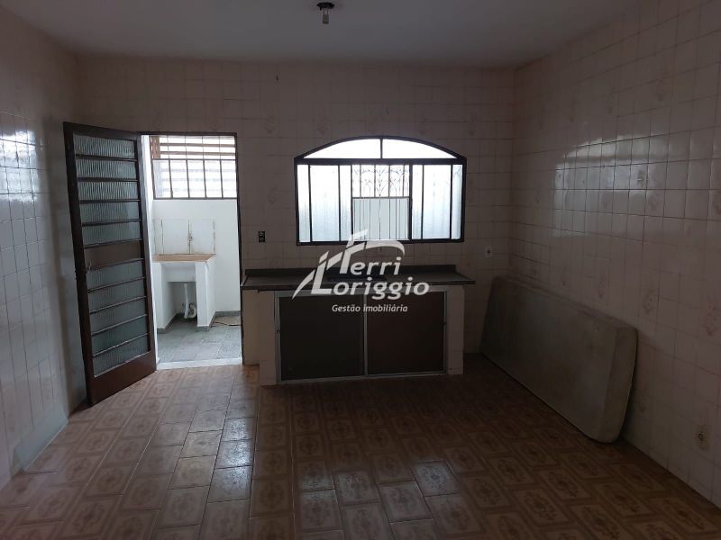 Casa com 2 quartos para alugar no bairro Pedregulho, Guaratingueta