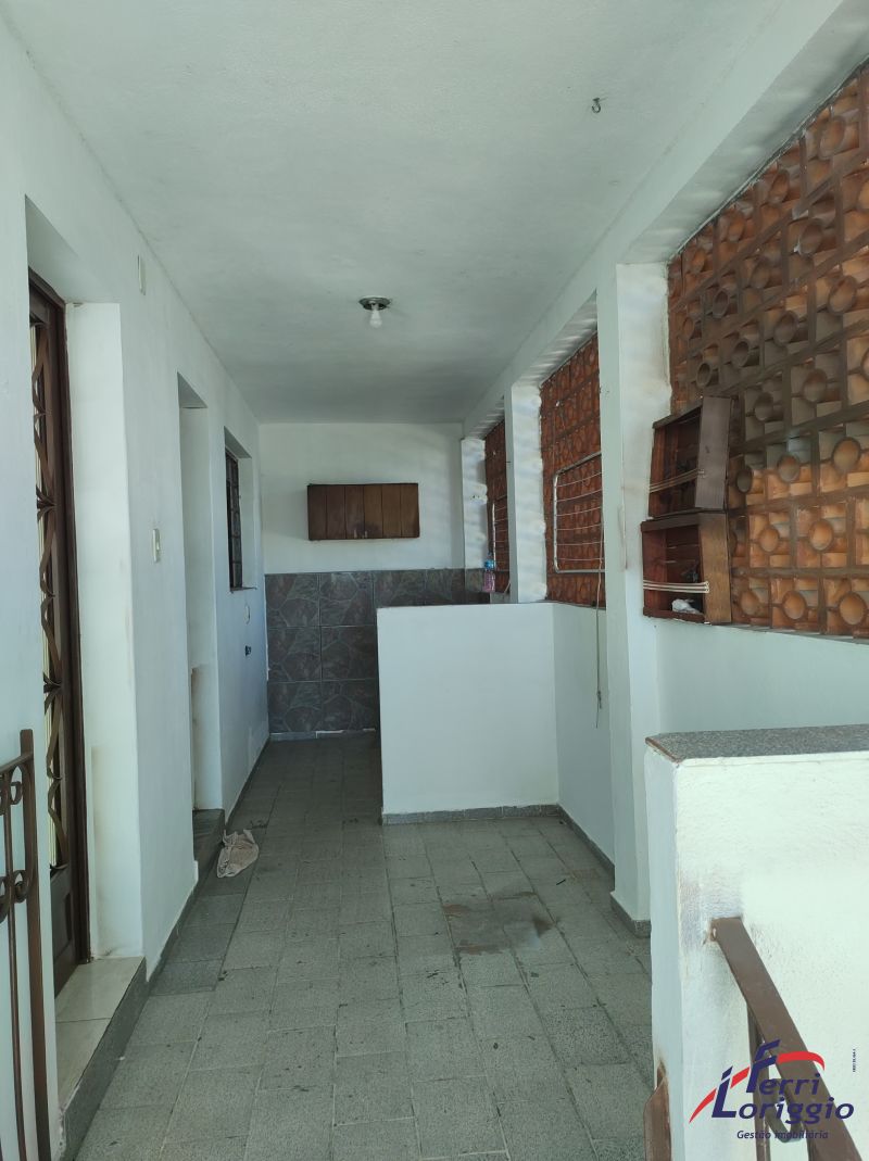 Casa com 2 quartos e 1 banheiro para alugar no bairro Pedregulho, Guaratingueta