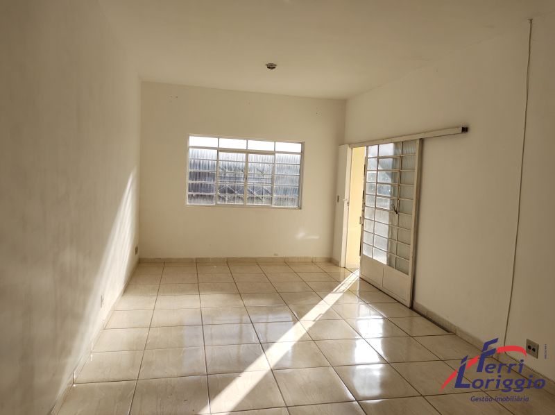 Casa com 2 quartos e 1 banheiro para alugar no bairro Pedregulho, Guaratingueta