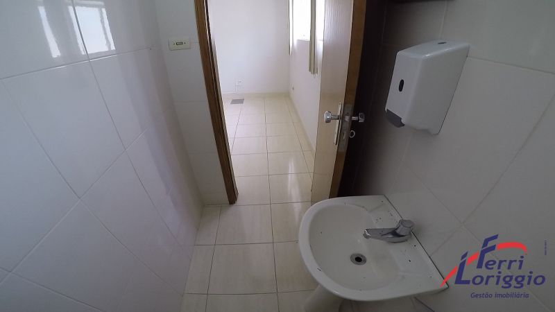 Sala com 1 banheiro para alugar no bairro Centro, Guaratingueta