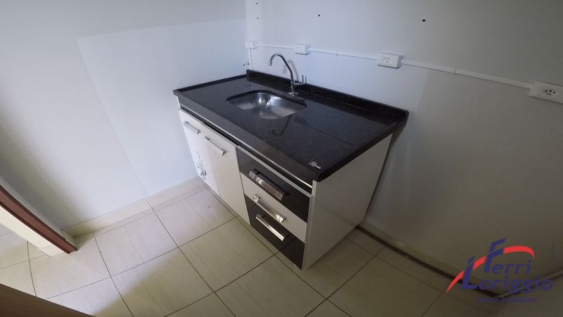 Sala com 1 banheiro para alugar no bairro Centro, Guaratingueta