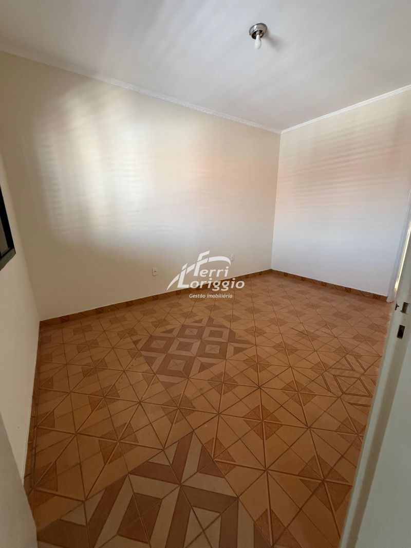 Casa com 3 quartos, 1 banheiro e 210m² para alugar no bairro Pedregulho, Guaratingueta