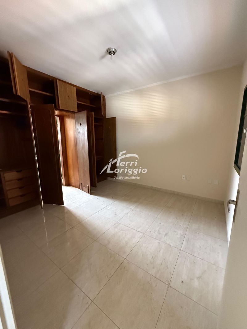 Casa com 3 quartos, 1 banheiro e 210m² para alugar no bairro Pedregulho, Guaratingueta