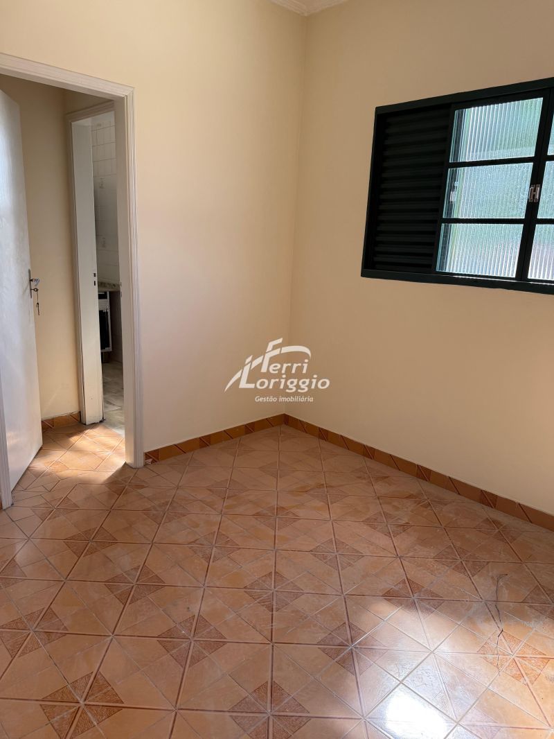 Casa com 3 quartos, 1 banheiro e 210m² para alugar no bairro Pedregulho, Guaratingueta