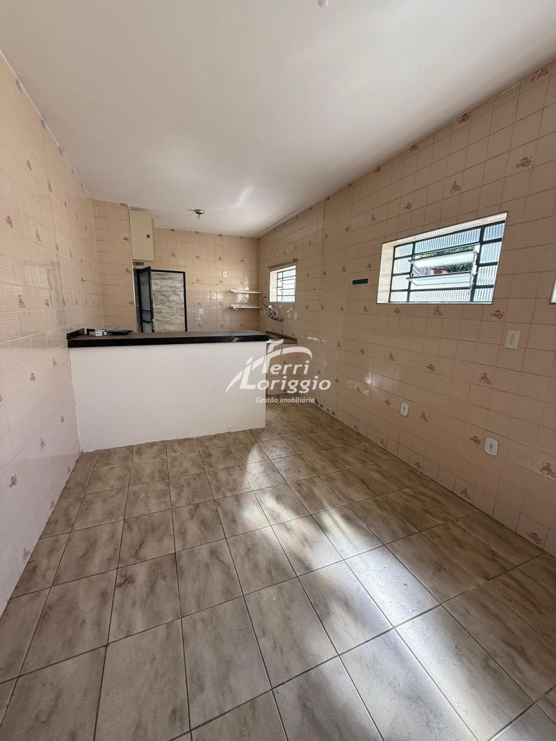 Casa com 3 quartos, 1 banheiro e 210m² para alugar no bairro Pedregulho, Guaratingueta