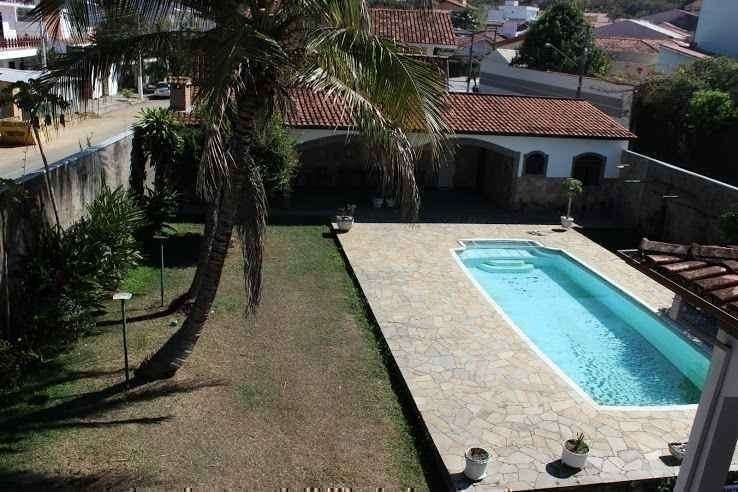 Casa com 4 quartos e 746m² à venda no bairro Portal das Colinas, Guaratingueta