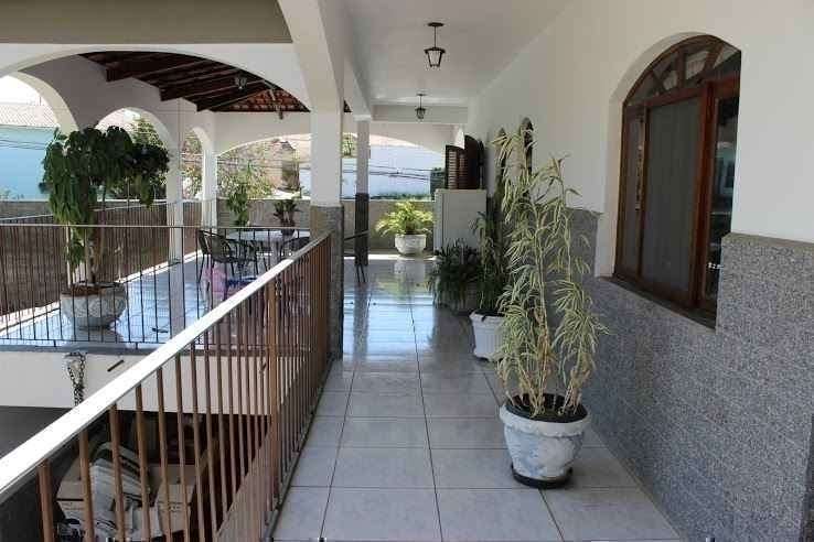 Casa com 4 quartos e 746m² à venda no bairro Portal das Colinas, Guaratingueta