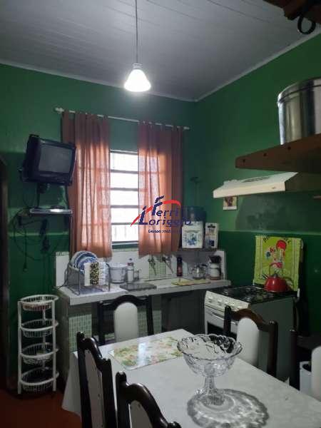 Casa com 3 quartos e 3 banheiros à venda no bairro Centro, Guaratingueta