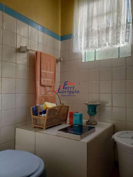 Casa com 3 quartos e 3 banheiros à venda no bairro Centro, Guaratingueta