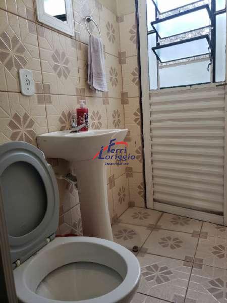 Casa com 3 quartos e 3 banheiros à venda no bairro Centro, Guaratingueta
