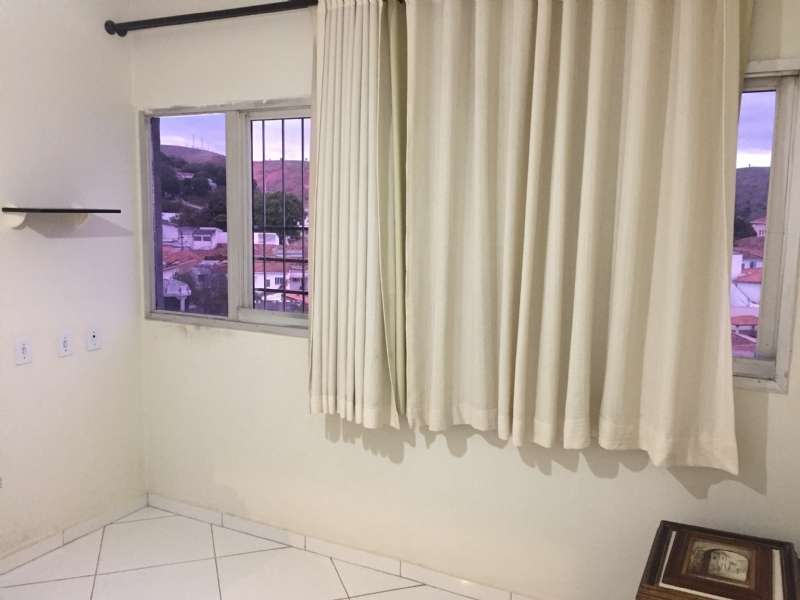Apartamento com 3 quartos à venda no bairro Centro, Guaratingueta