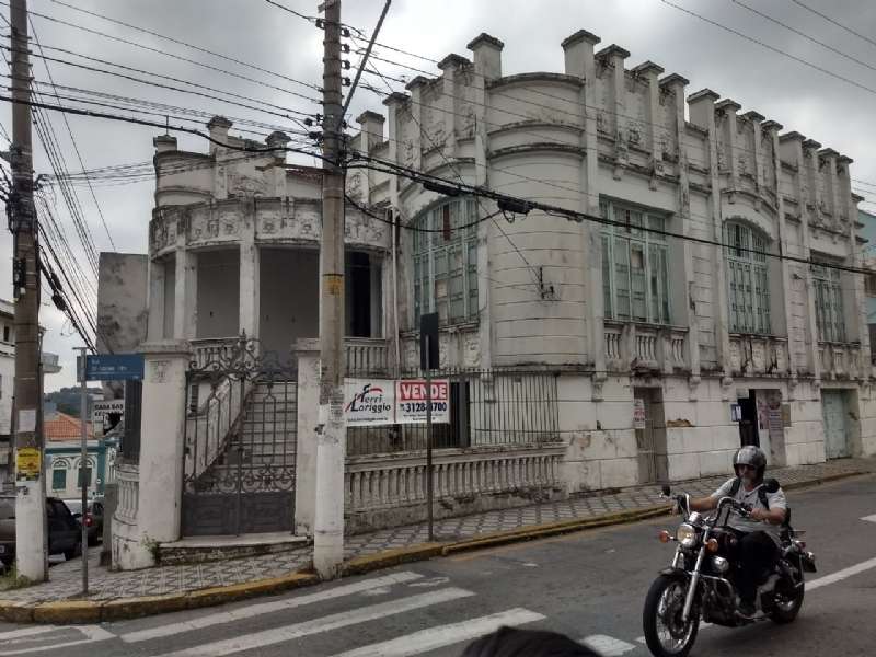 Casa à venda no bairro Centro, Guaratingueta