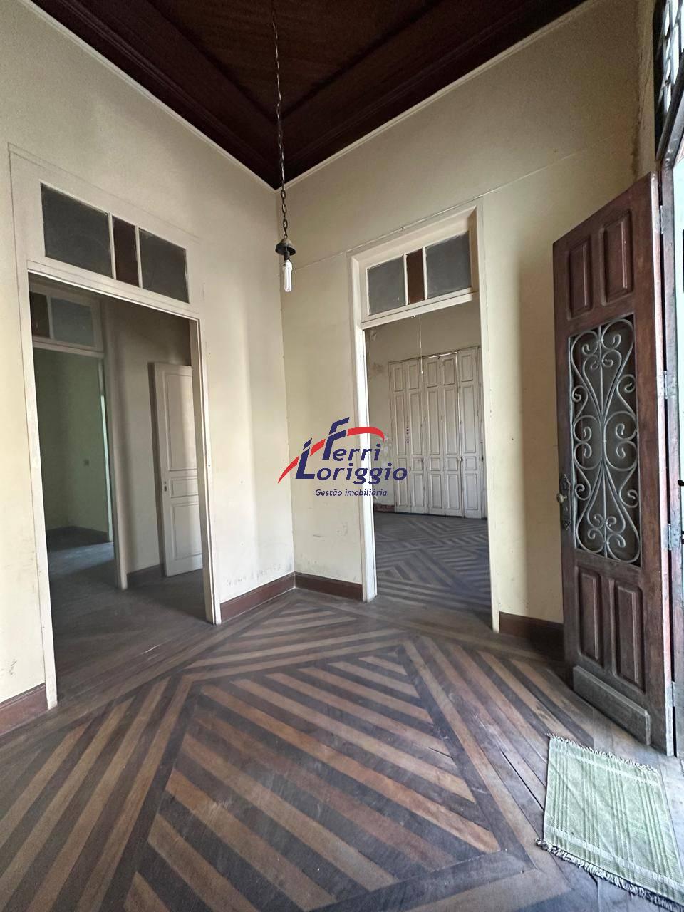 Casa à venda no bairro Centro, Guaratingueta