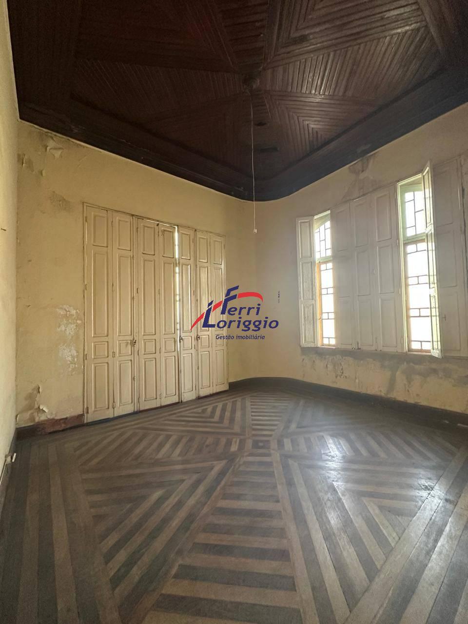 Casa à venda no bairro Centro, Guaratingueta