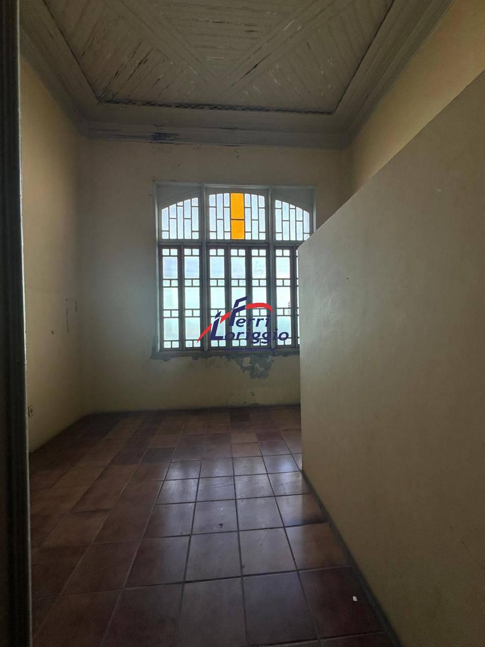 Casa à venda no bairro Centro, Guaratingueta