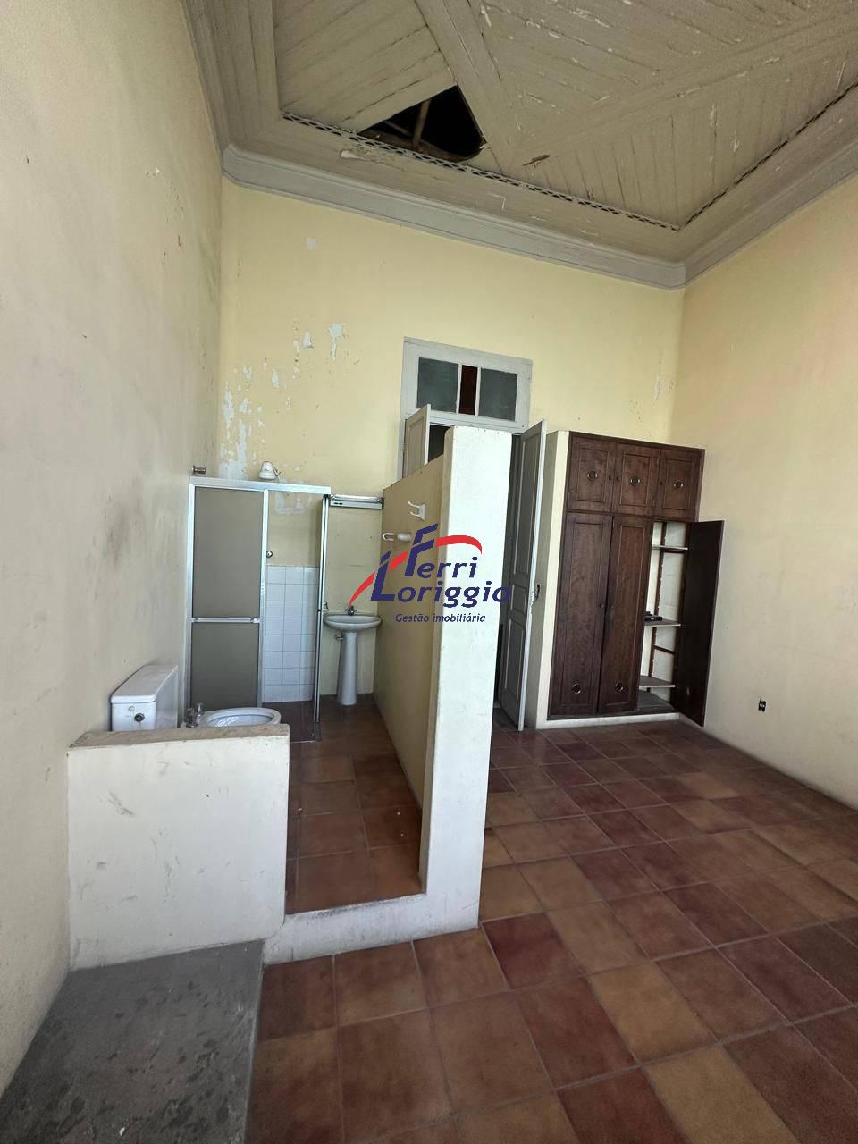 Casa à venda no bairro Centro, Guaratingueta