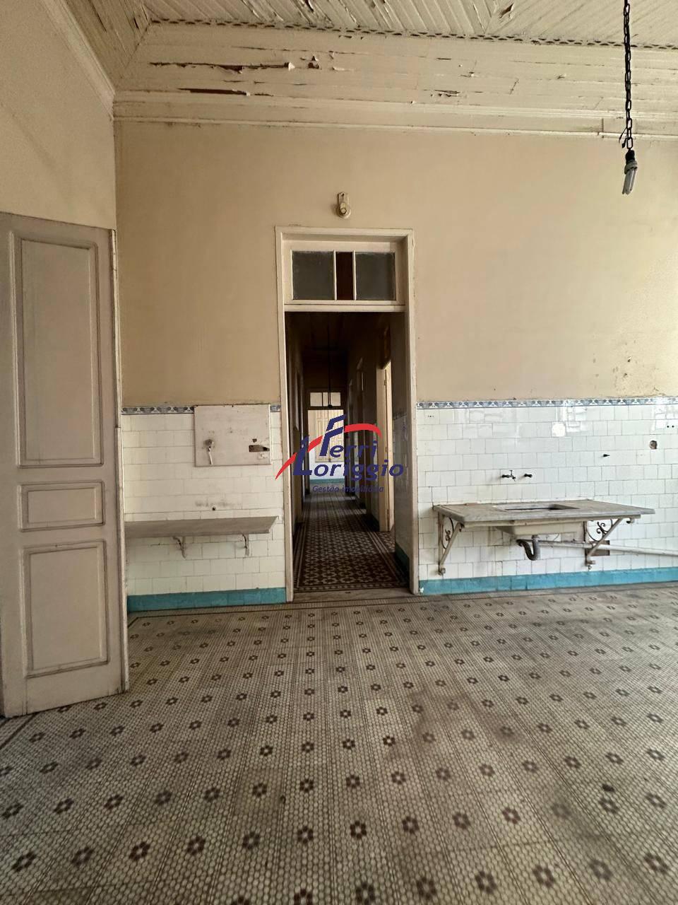 Casa à venda no bairro Centro, Guaratingueta