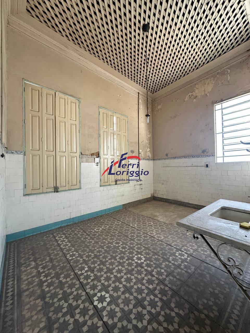 Casa à venda no bairro Centro, Guaratingueta
