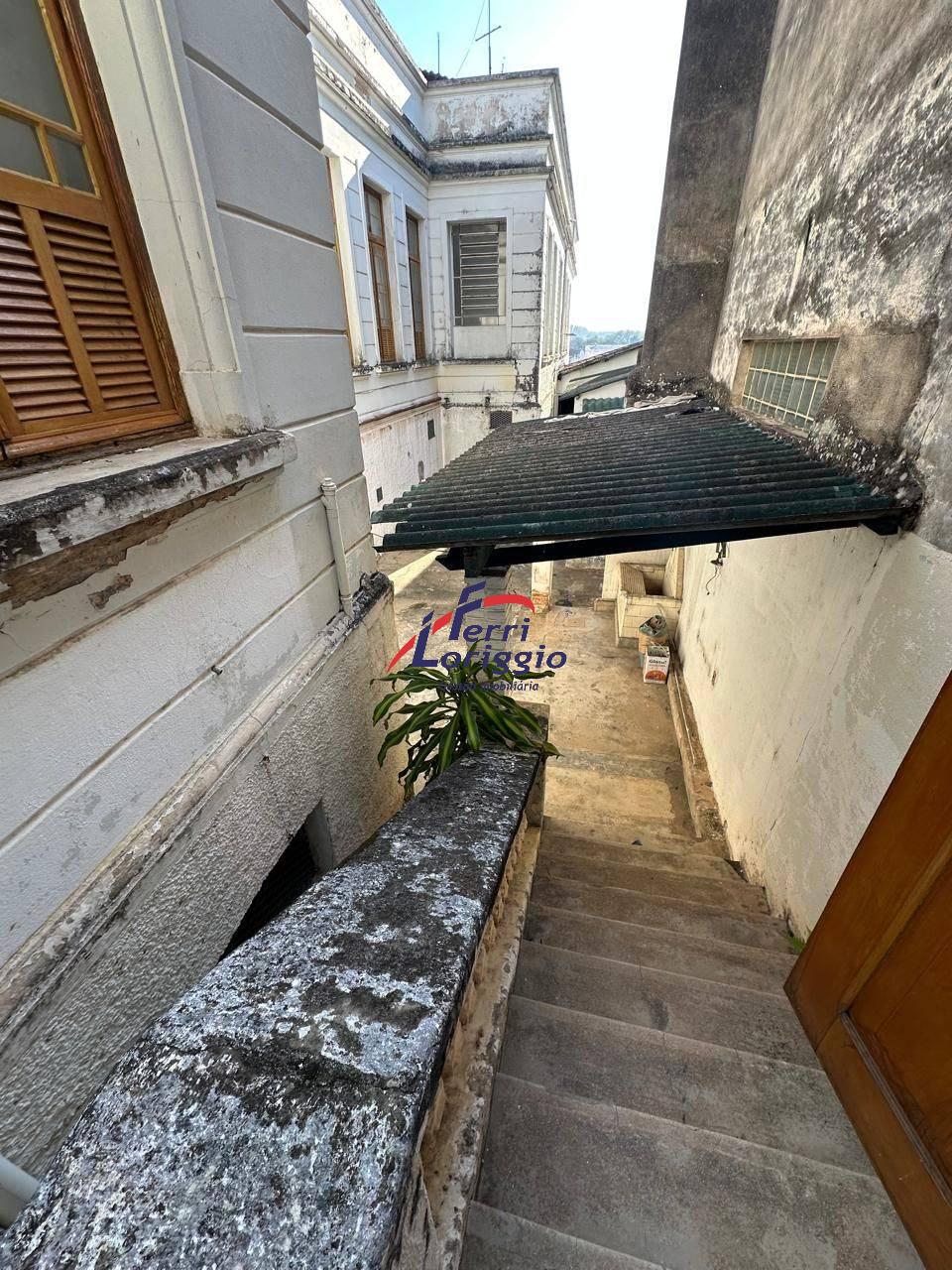 Casa à venda no bairro Centro, Guaratingueta