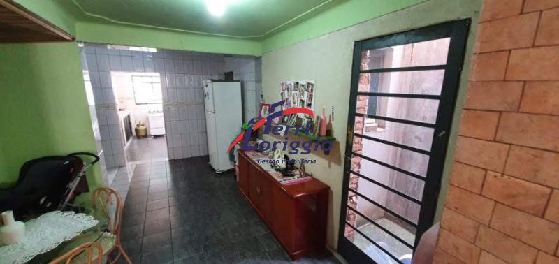 Sobrado Residencial com 5 quartos à venda no bairro Centro, Guaratingueta