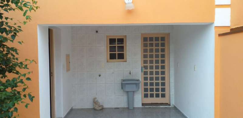 Sobrado Residencial com 3 quartos à venda no bairro Jardim Rony, Guaratingueta