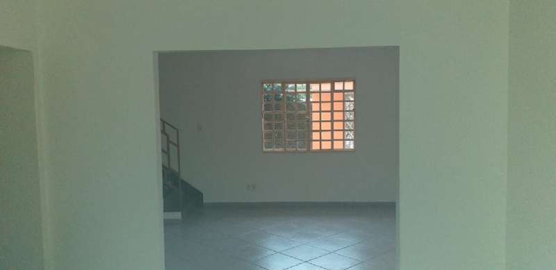 Sobrado Residencial com 3 quartos à venda no bairro Jardim Rony, Guaratingueta