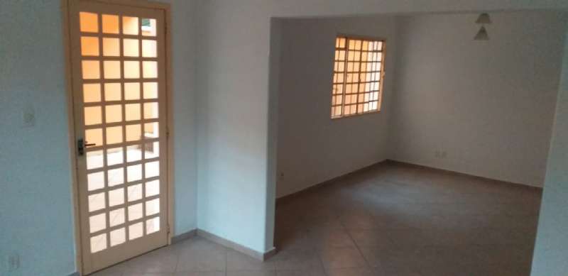 Sobrado Residencial com 3 quartos à venda no bairro Jardim Rony, Guaratingueta