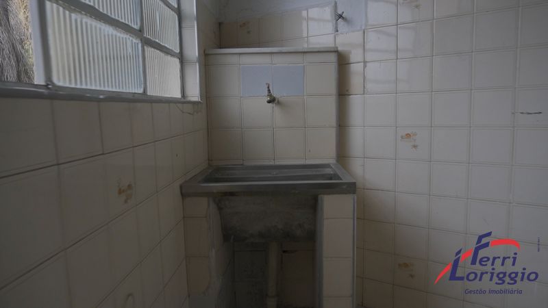 Apartamento com 2 quartos e 69m² para alugar no bairro Centro, Guaratingueta