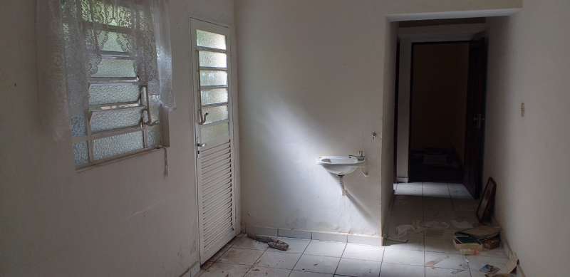 Casa com 2 quartos à venda no bairro Centro, Guaratingueta