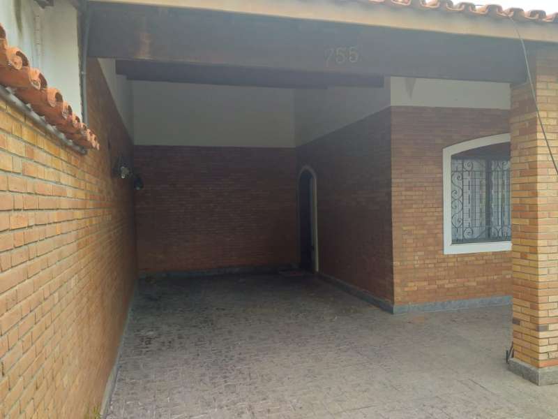Casa com 3 quartos e 3 banheiros à venda no bairro Pedregulho, Guaratingueta