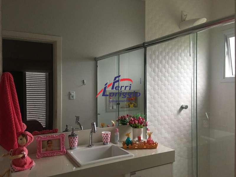 Casa com 3 quartos, 5 banheiros e 258m² à venda no bairro Portal das Colinas, Guaratingueta