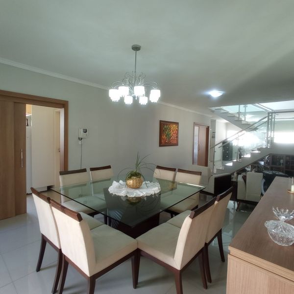 Casa com 3 quartos e 5 banheiros à venda no bairro Portal das Colinas, Guaratingueta