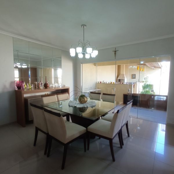 Casa com 3 quartos e 5 banheiros à venda no bairro Portal das Colinas, Guaratingueta