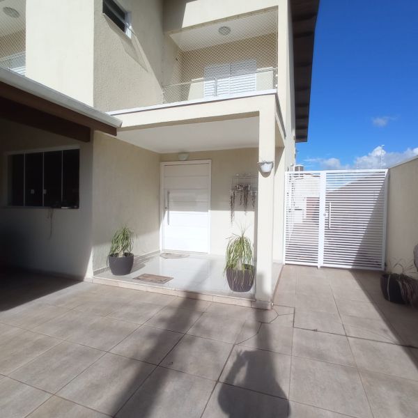 Casa com 3 quartos e 5 banheiros à venda no bairro Portal das Colinas, Guaratingueta