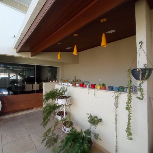 Casa com 3 quartos e 5 banheiros à venda no bairro Portal das Colinas, Guaratingueta